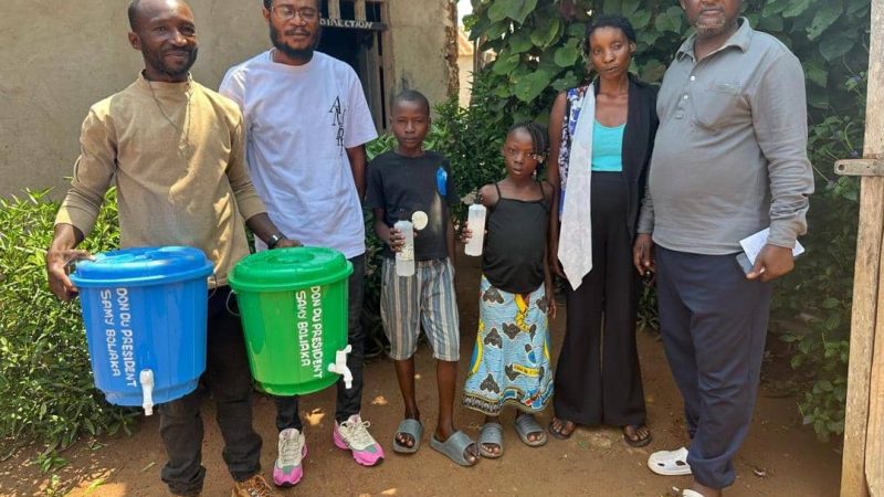 Rentrée scolaire en Ituri : Des kits d’hygiène remis aux écoles et structures locales par Samuel Boliaka